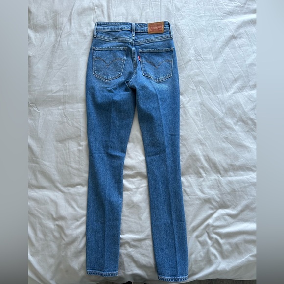Levi’s 721 High Rise Skinny Jeans - Picture 5 of 9